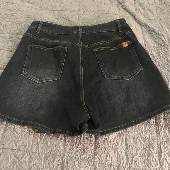 HALARA Flex Denim Skirt Shorts NWT Size XS - Picture 5 of 5